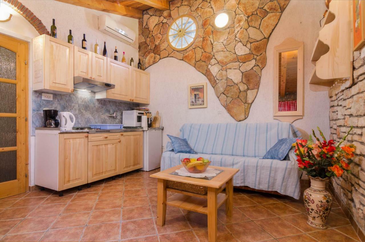 Apartments Marija & Pepa Ровинь Экстерьер фото