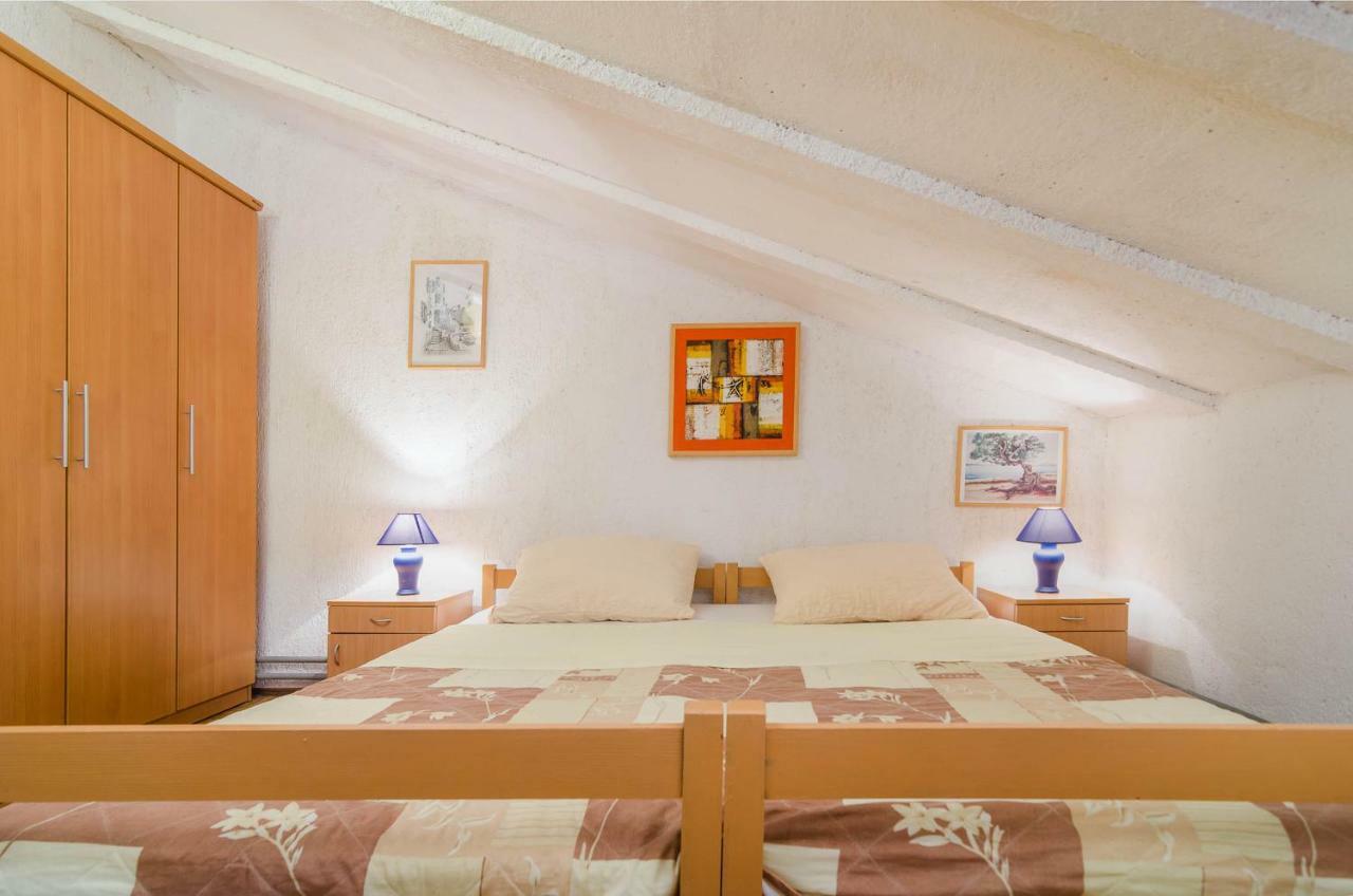 Apartments Marija & Pepa Ровинь Экстерьер фото